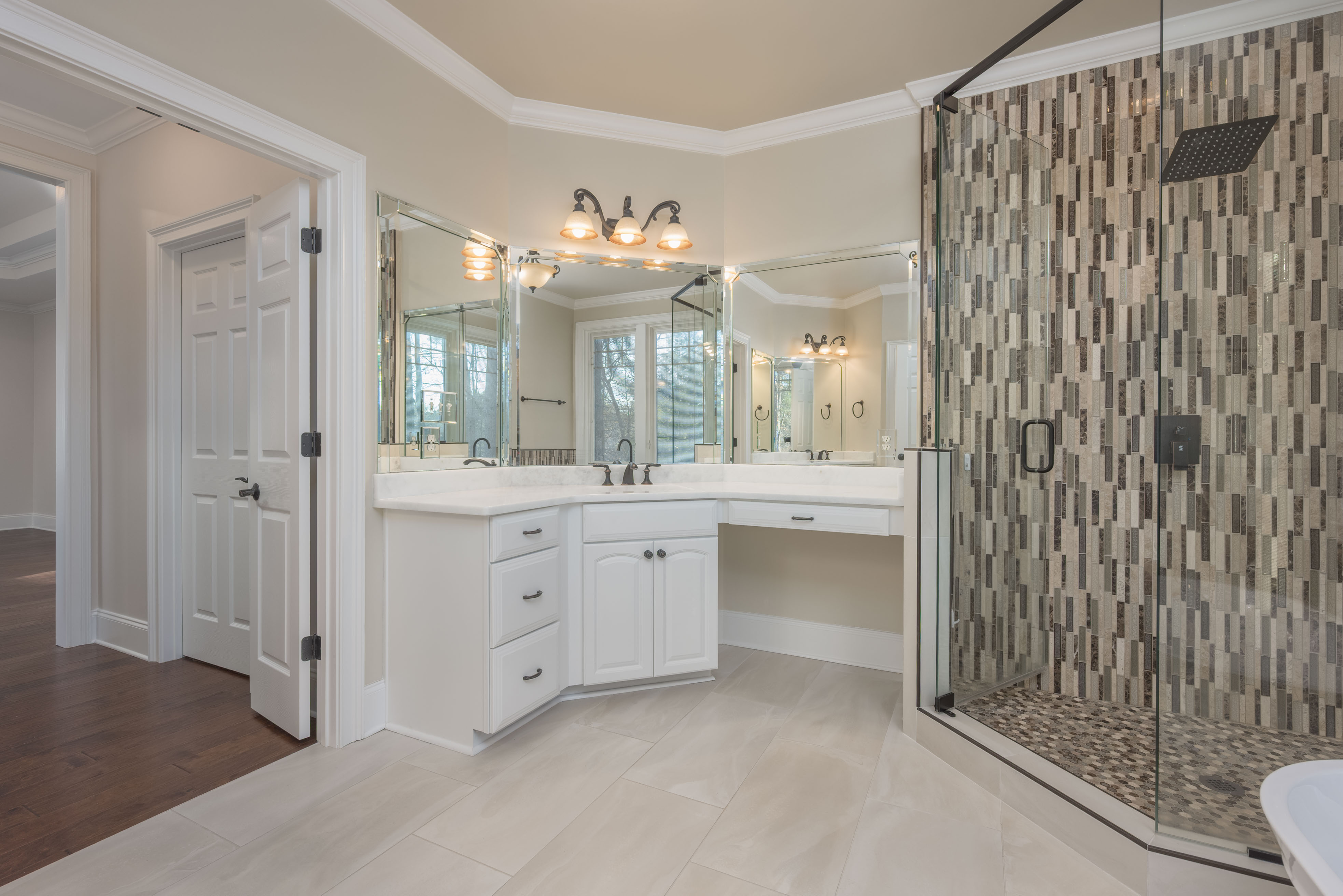 1001 Walton Way image 32